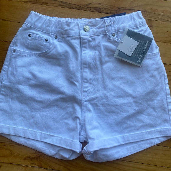 High Rise Denim Mom Shorts With Elastic Detail in White - Picture 4 of 10